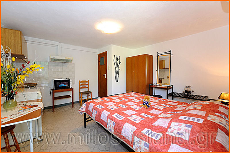 Iremia Rooms Adamantas  Екстериор снимка