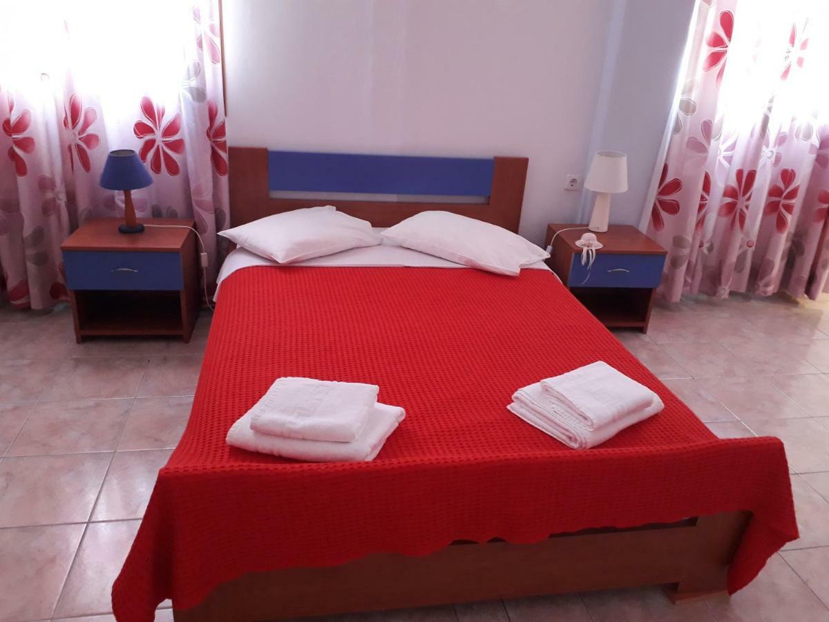 Iremia Rooms Adamantas  Екстериор снимка