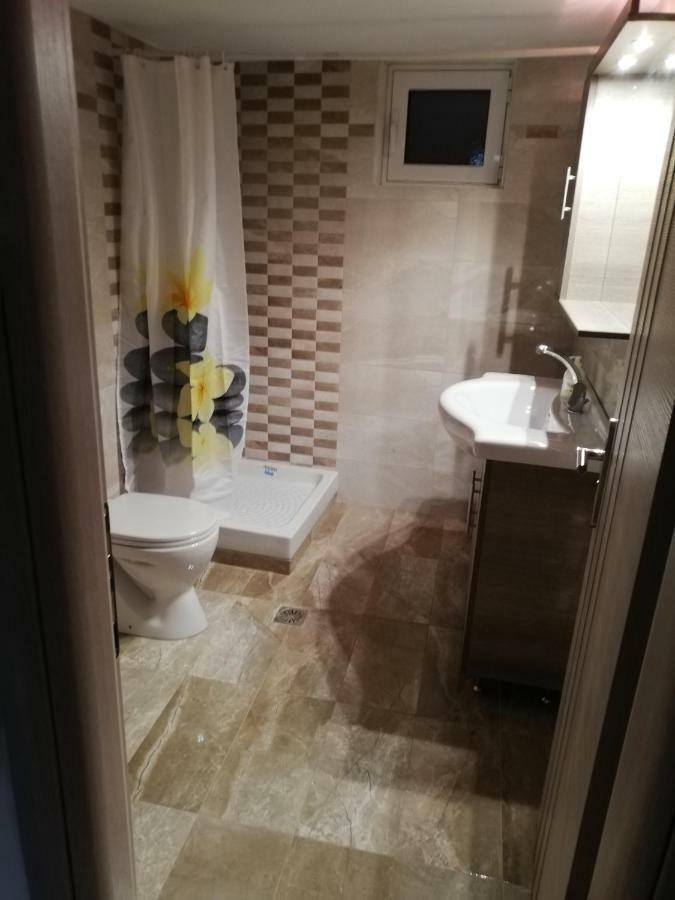 Iremia Rooms Adamantas  Екстериор снимка
